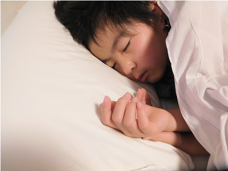 夜の就寝時だけの装着で歯並びが改善